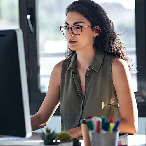 Online Masters in Management Student