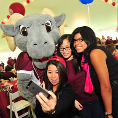 Three students take selfie with Ram