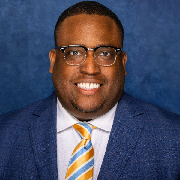 Headshot of Fordham Alumni Honorable Darryl Brackeen