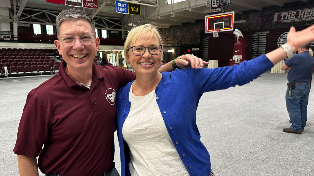 Andie Marais and Matt Butler pose during Dagger John Day