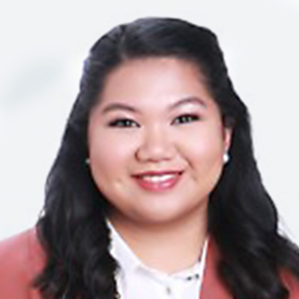 Alumna Katrina Velilla