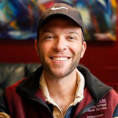 headshot of nick amolino