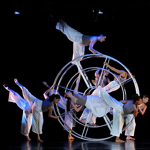 Dancers on Wheel