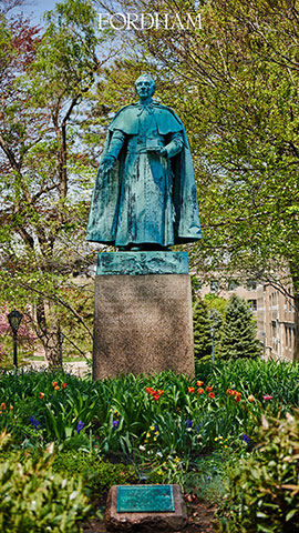 Vertical zoom background statue in spring
